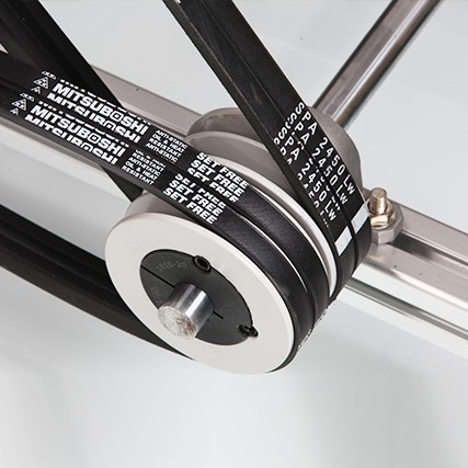 Narrow V-belts in SPZ, SPA, SPB, SPC, 3V, 5V and 8V profiles for industrial drives.